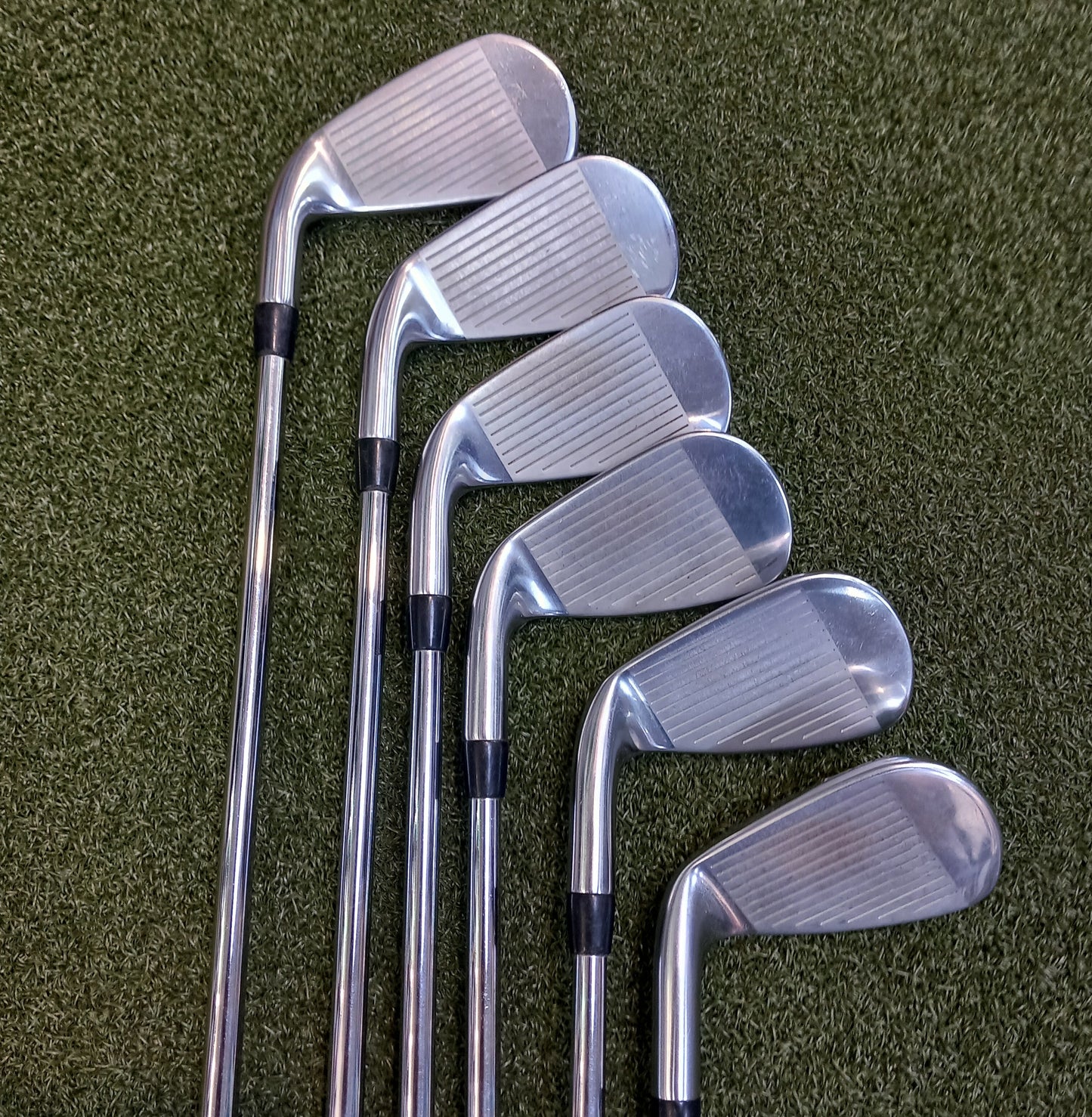 Titleist Golf T300 Mens Right hand Irons 5-PW Stiff Flex Pre Owned